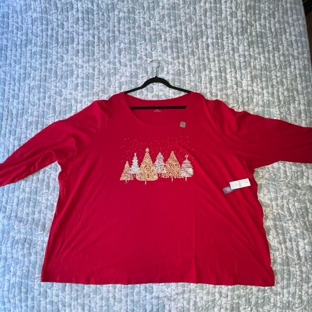 Red Holiday Tree Graphic Top